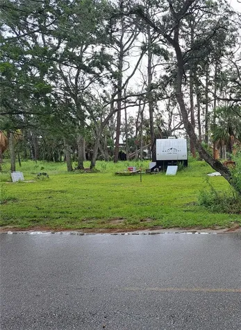 401 W 1st Street NW Steinhatchee FL 32359