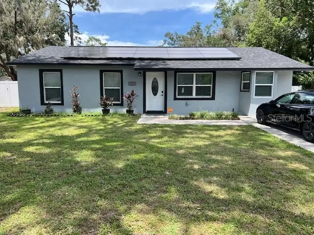 1127 E 11th Avenue Mount Dora FL 32757