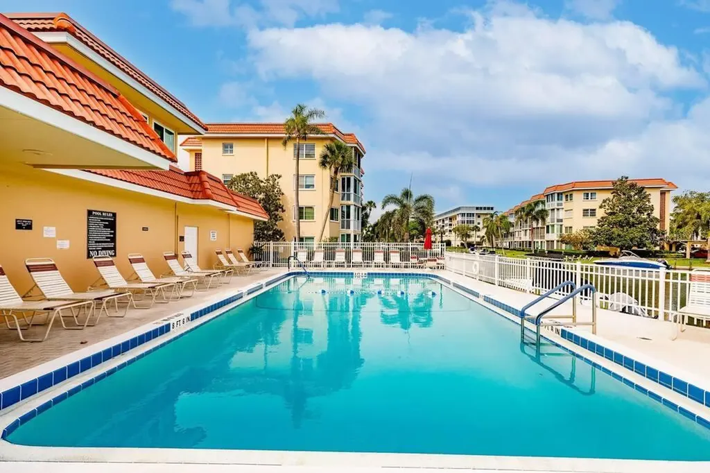 1250 N Portofino Drive Sarasota FL 34242