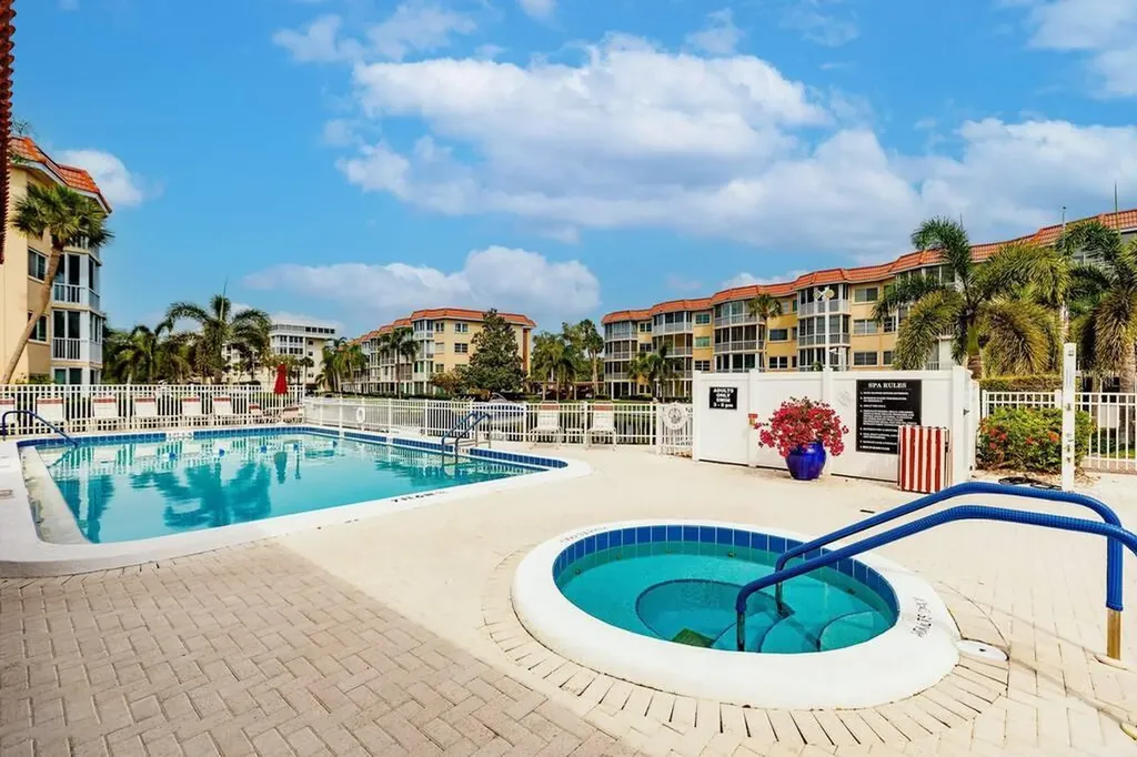 1250 N Portofino Drive Sarasota FL 34242