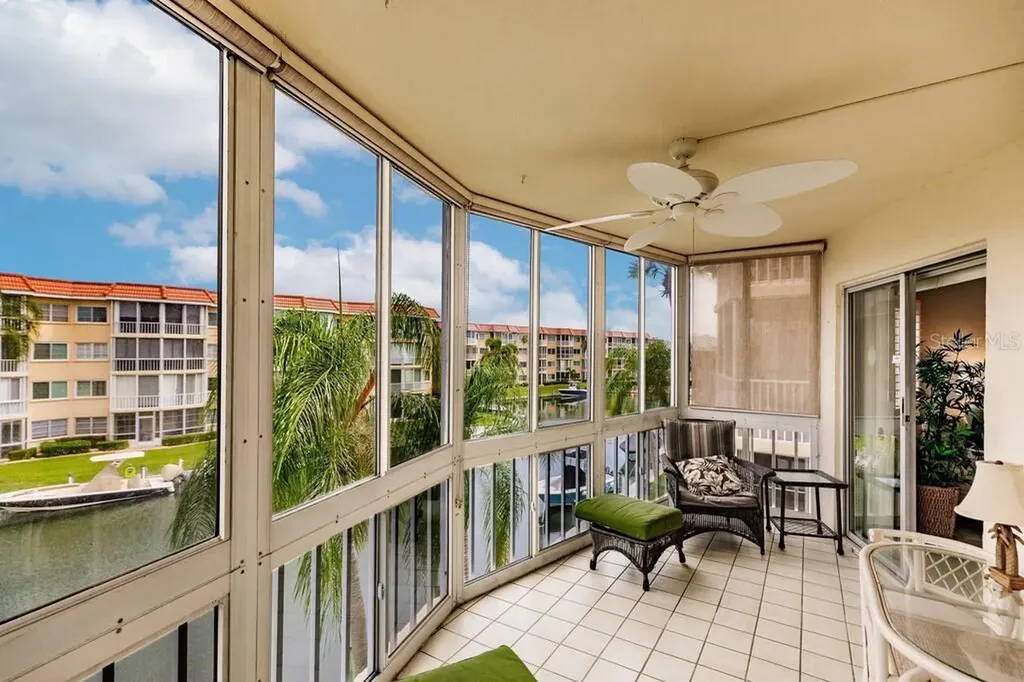 1250 N Portofino Drive Sarasota FL 34242