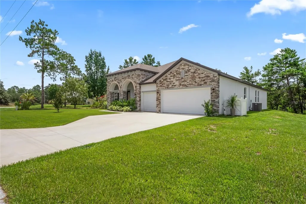 92 Grass Street Homosassa FL 34446