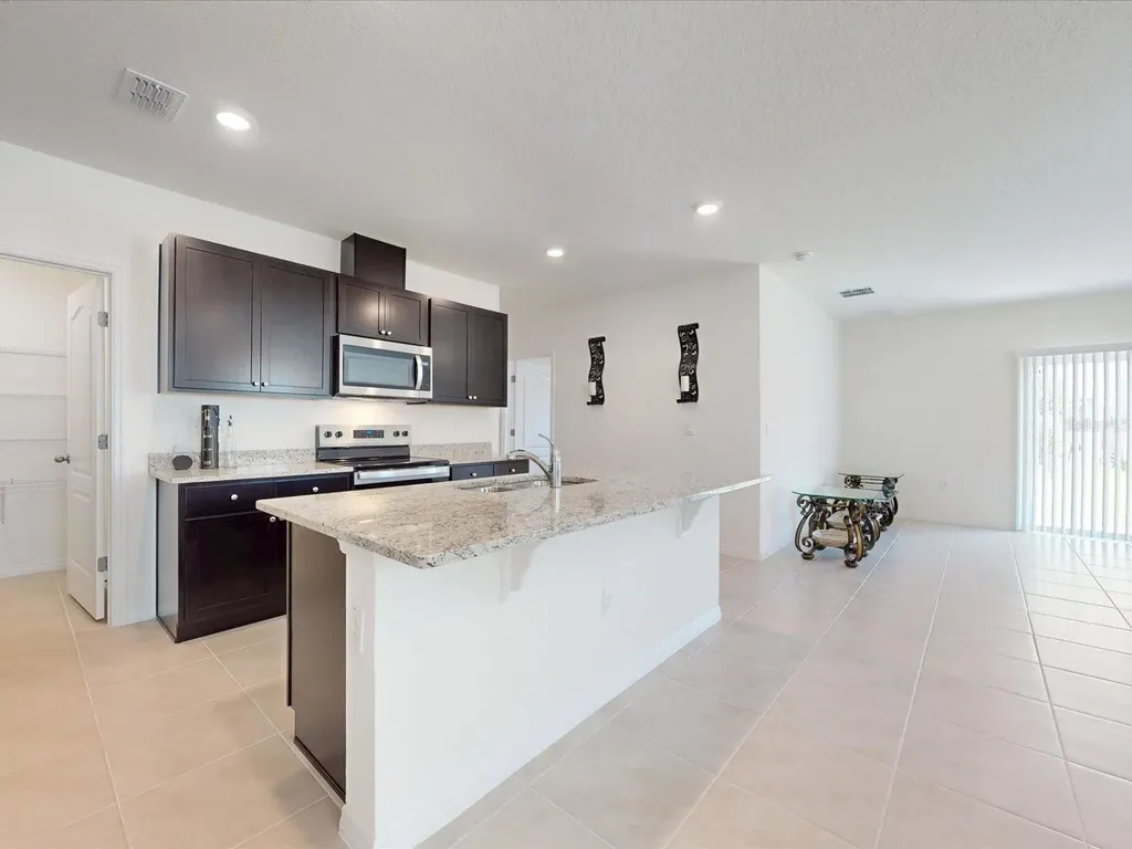 931 Waterfall Boulevard Davenport FL 33837