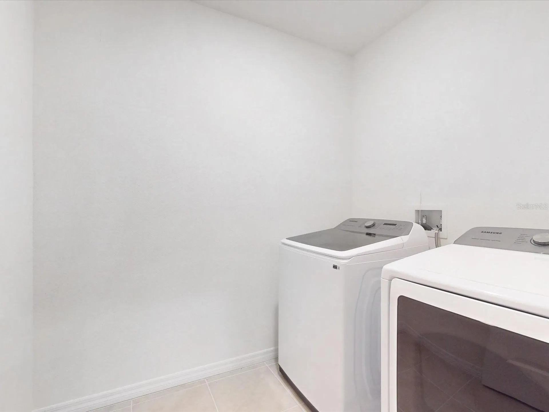 931 Waterfall Boulevard Davenport FL 33837