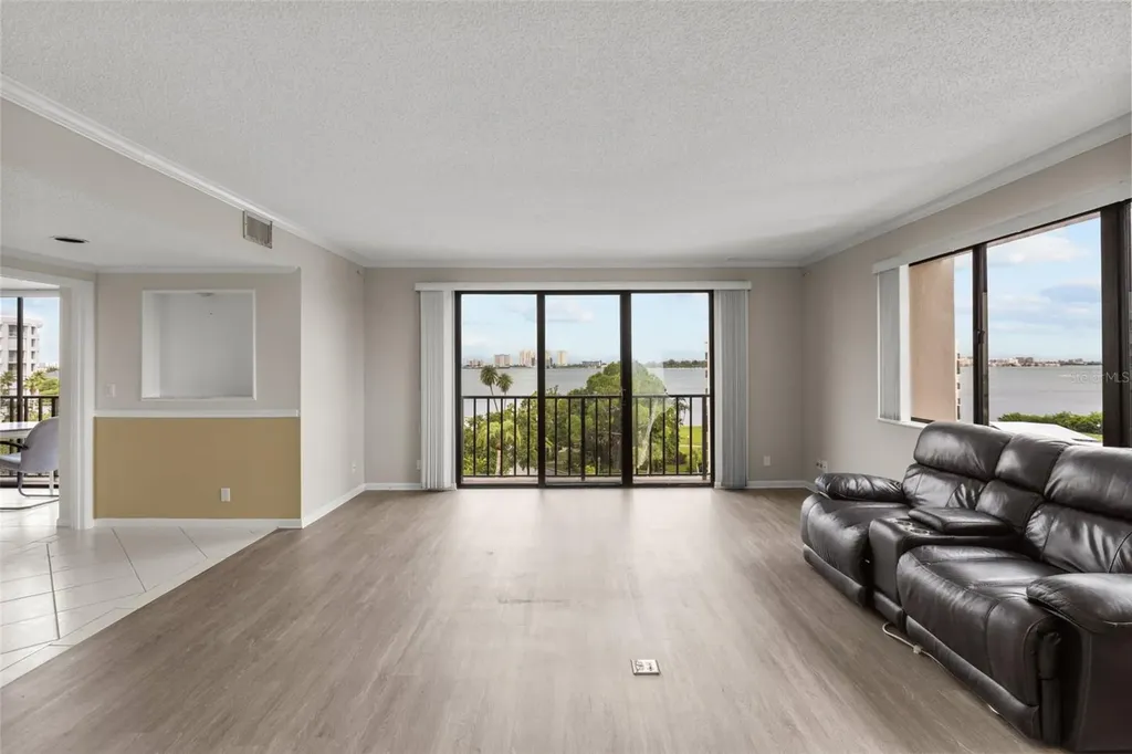 150 Belleview Boulevard Belleair FL 33756