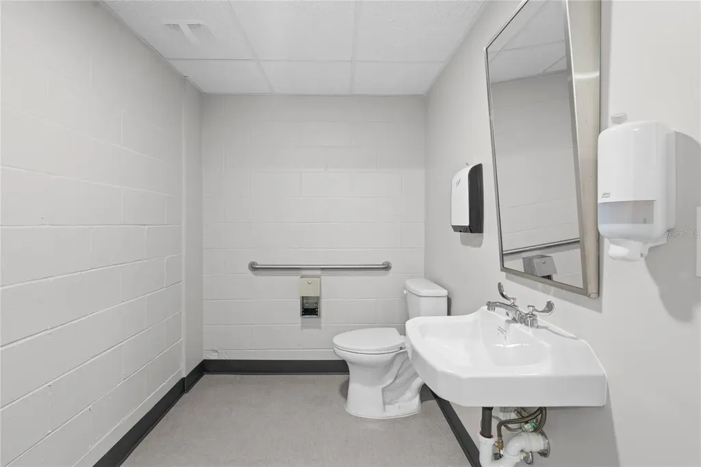 116-122 SW Broadway Street Ocala FL 34471