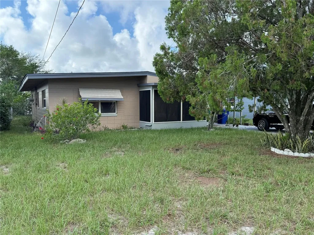 1117 Oakland Tavares FL 32778