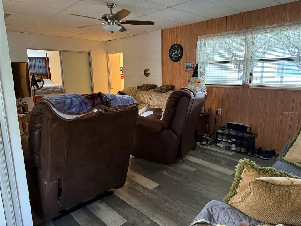 1117 Oakland Tavares FL 32778