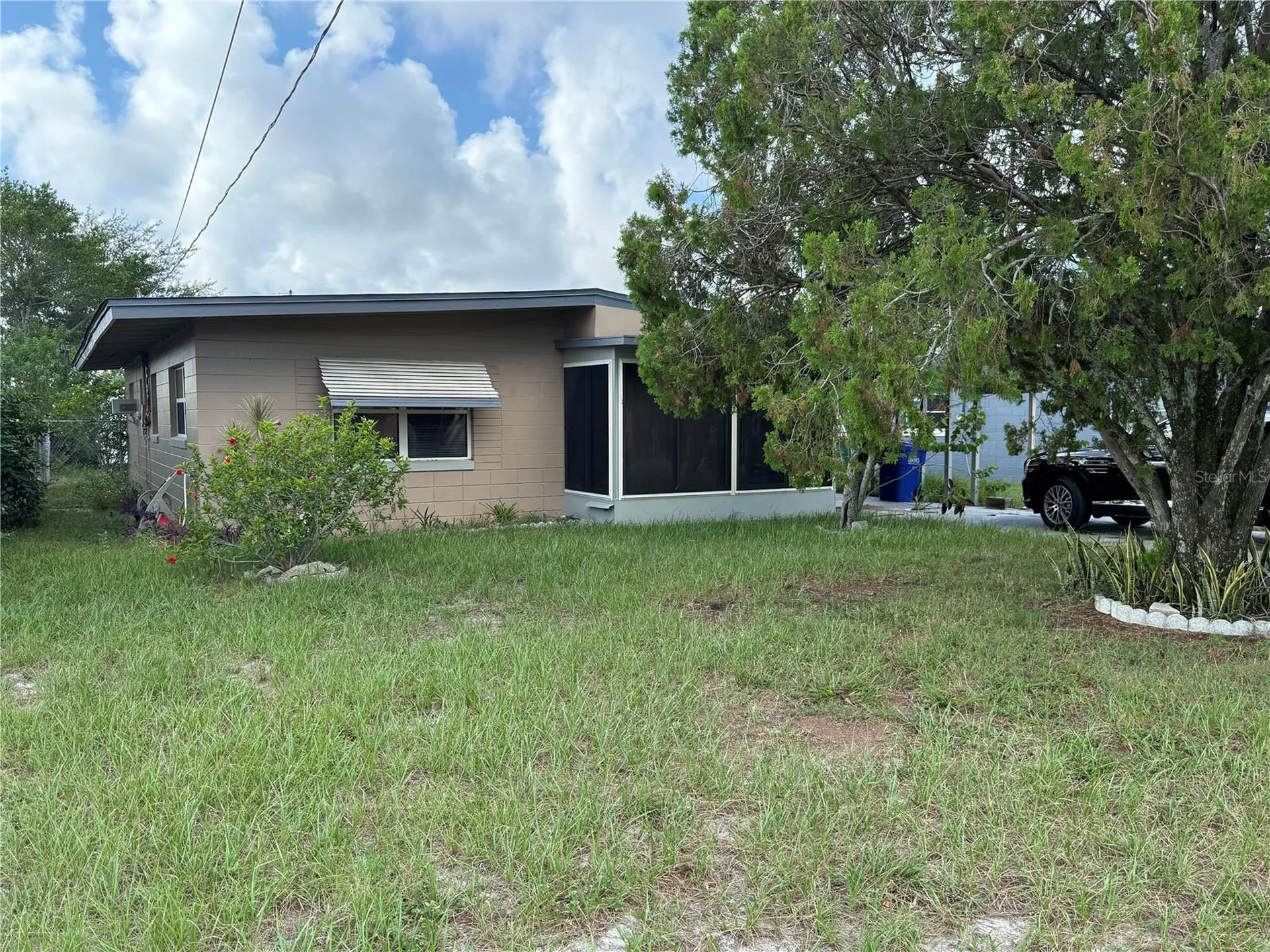 1117 Oakland Tavares FL 32778