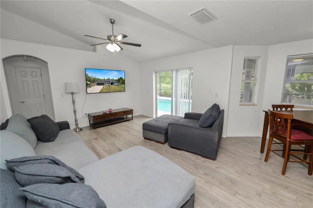 18231 Commonwealth Avenue N Polk City FL 33868