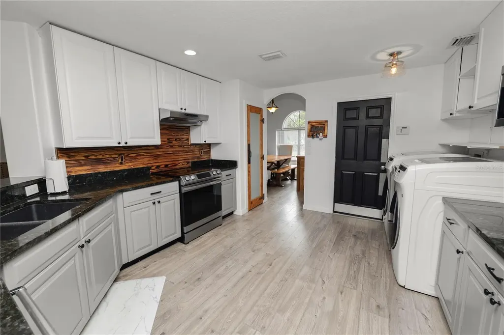 18231 Commonwealth Avenue N Polk City FL 33868