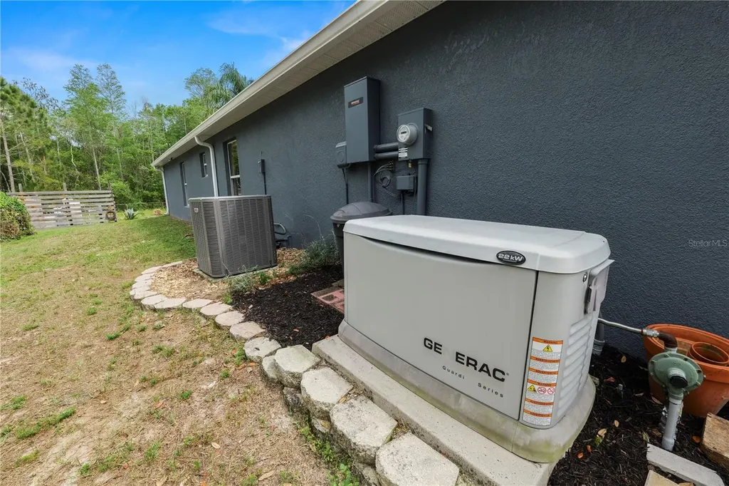 18231 Commonwealth Avenue N Polk City FL 33868