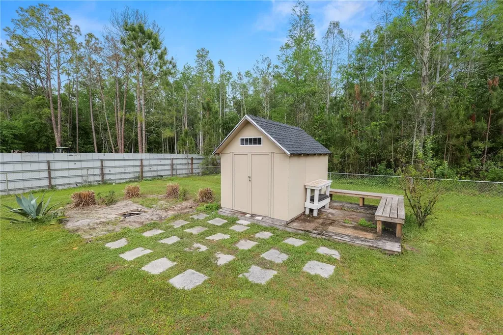 18231 Commonwealth Avenue N Polk City FL 33868