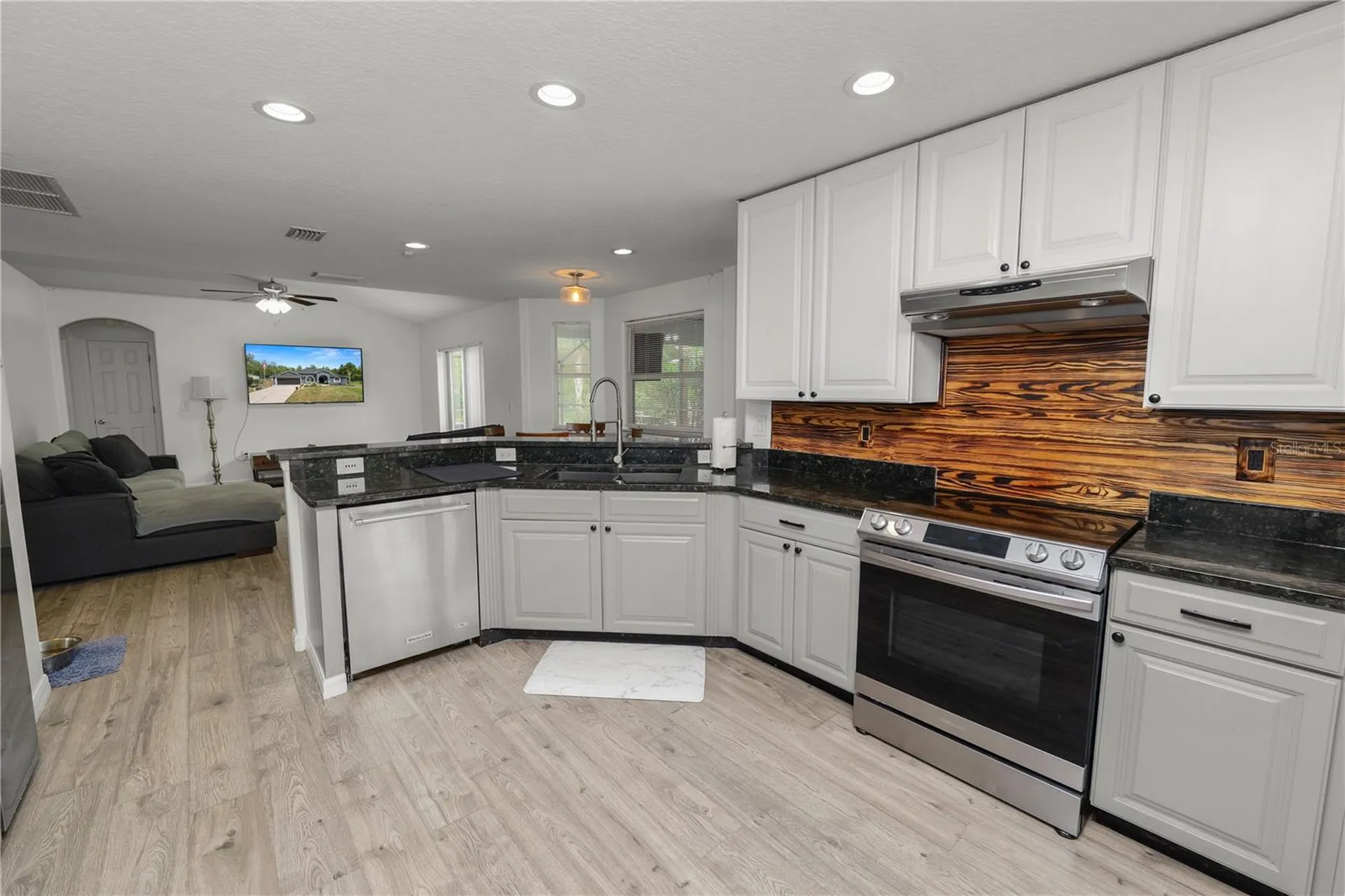 18231 Commonwealth Avenue N Polk City FL 33868