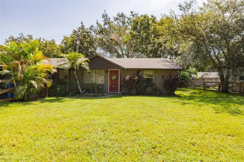2612 S Kingsway Road Seffner FL 33584