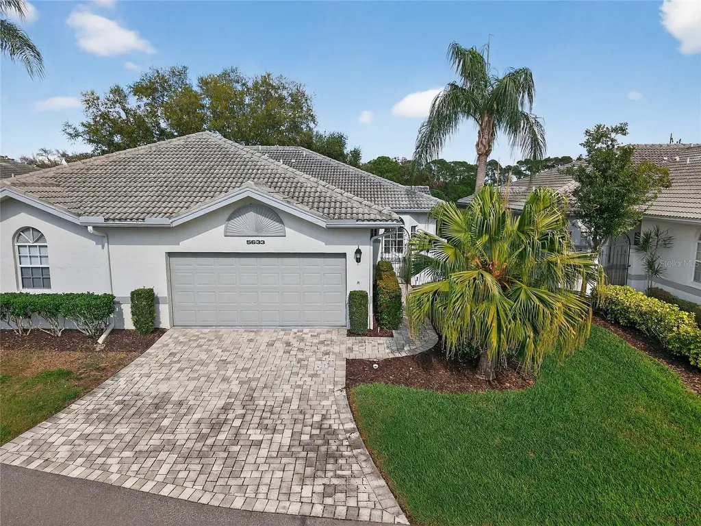 5633 E Long Common Court Sarasota FL 34235