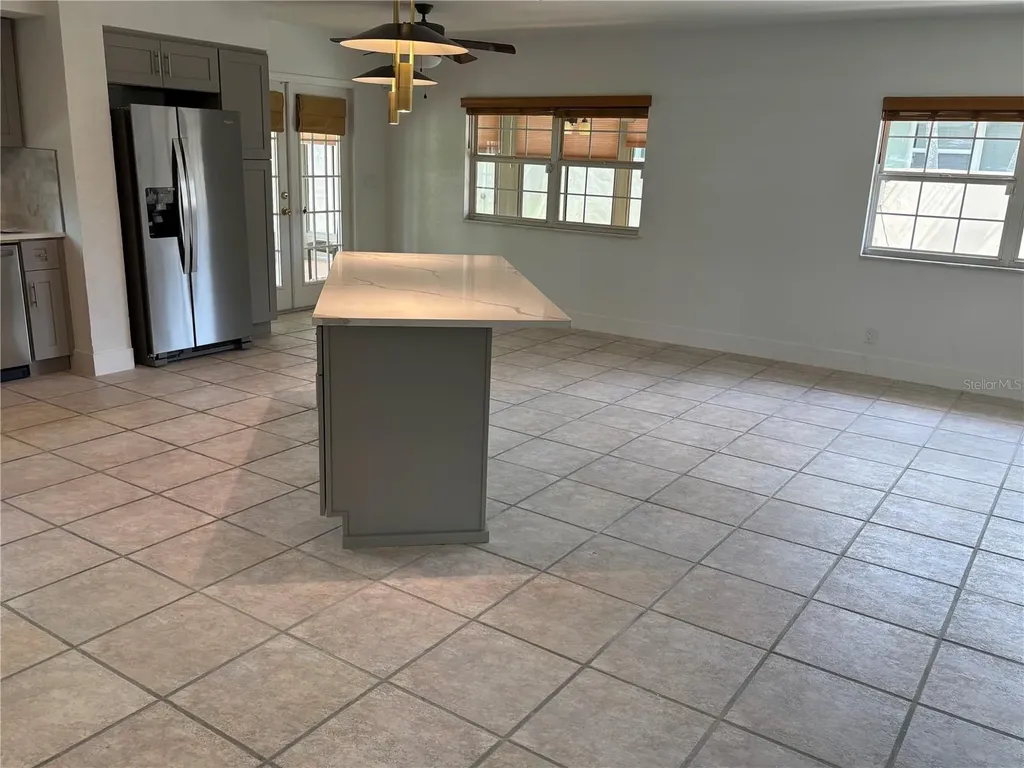 999 38th Avenue NE St Petersburg FL 33704