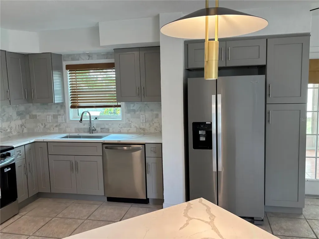 999 38th Avenue NE St Petersburg FL 33704