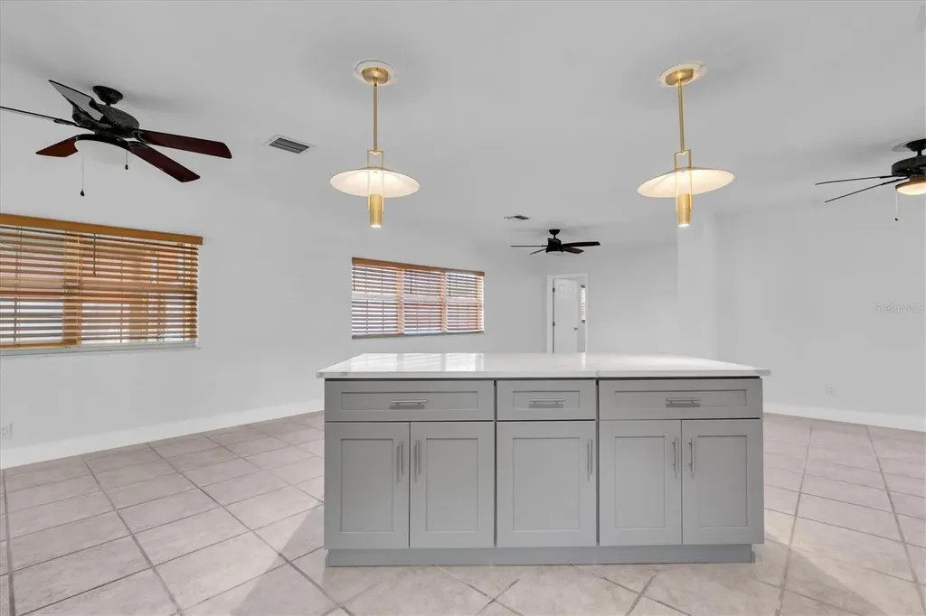 999 38th Avenue NE St Petersburg FL 33704