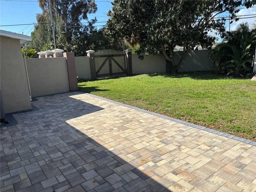 999 38th Avenue NE St Petersburg FL 33704