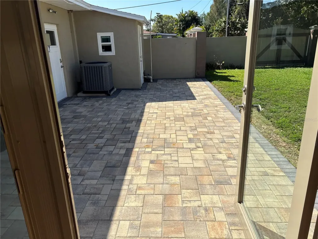 999 38th Avenue NE St Petersburg FL 33704