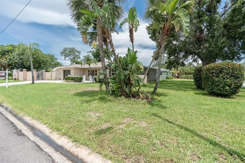 999 38th Avenue NE St Petersburg FL 33704