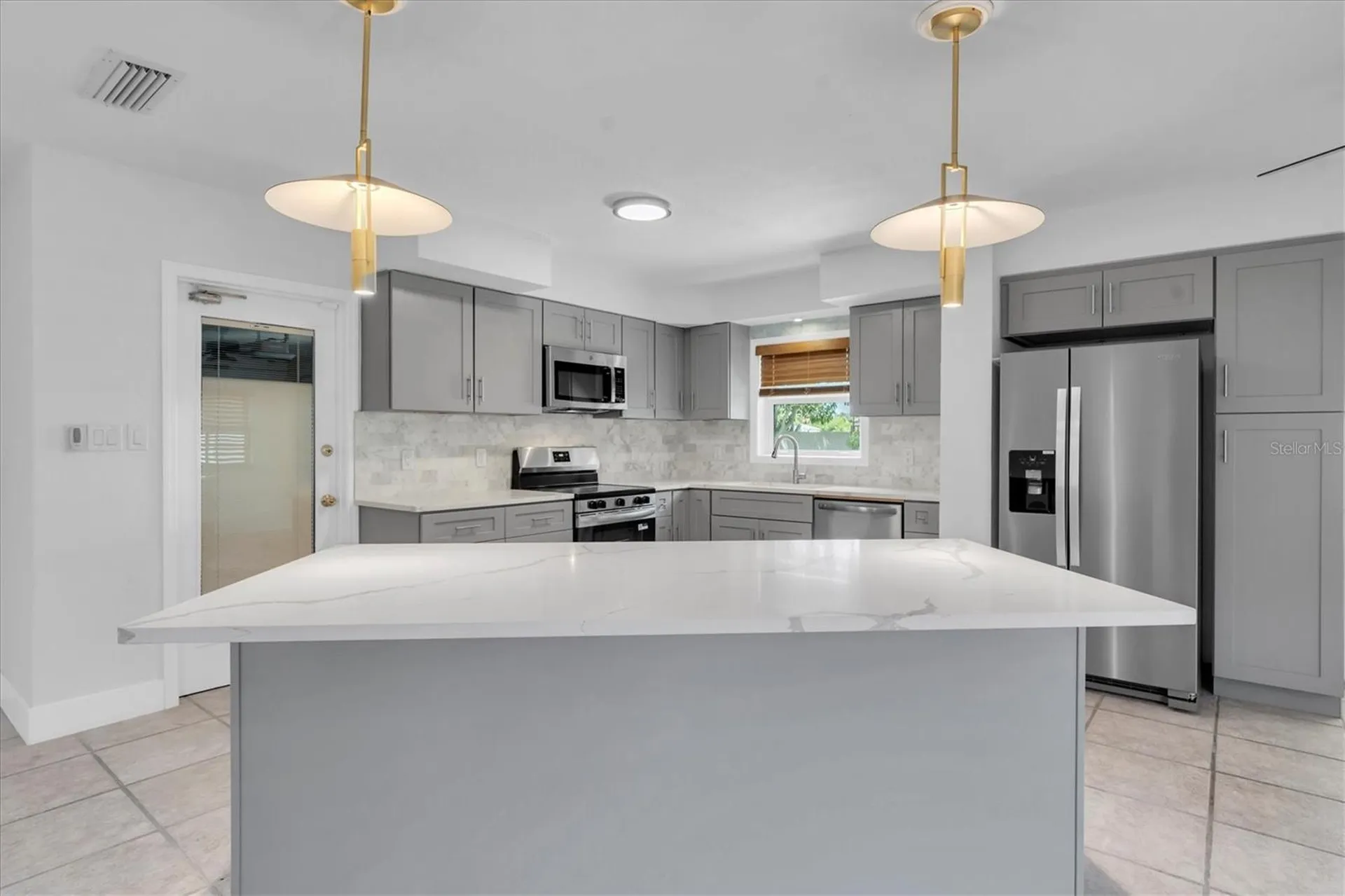 999 38th Avenue NE St Petersburg FL 33704