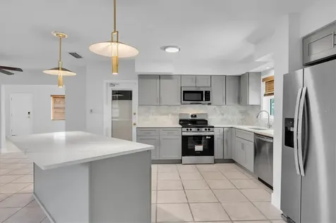 999 38th Avenue NE St Petersburg FL 33704