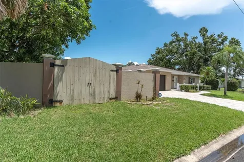 999 38th Avenue NE St Petersburg FL 33704