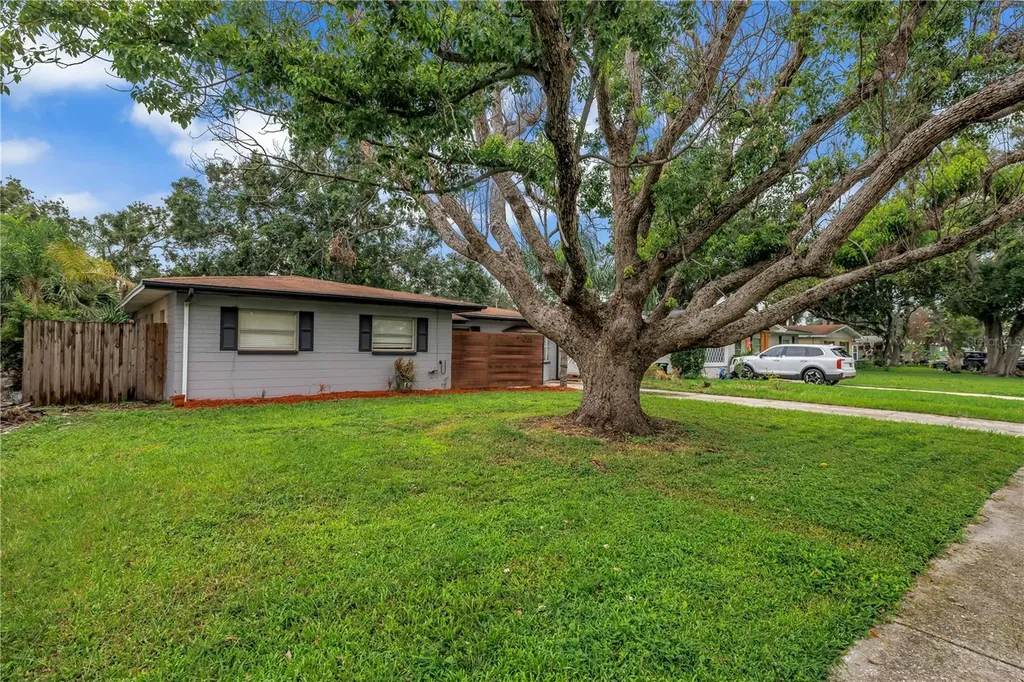 4708 W Coachman Avenue Tampa FL 33611