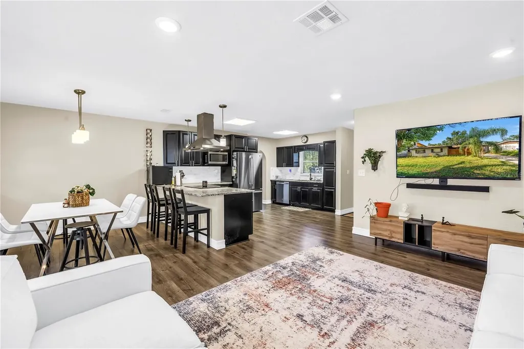 4708 W Coachman Avenue Tampa FL 33611
