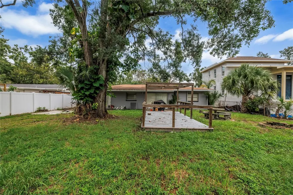 4708 W Coachman Avenue Tampa FL 33611