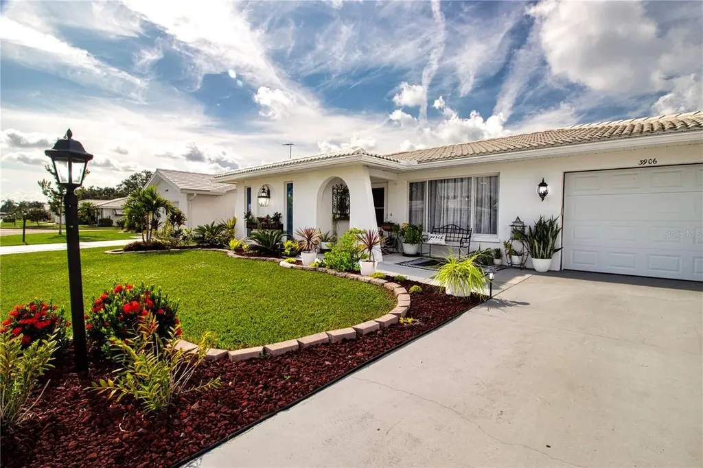 3906 Chinaberry Road Bradenton FL 34208