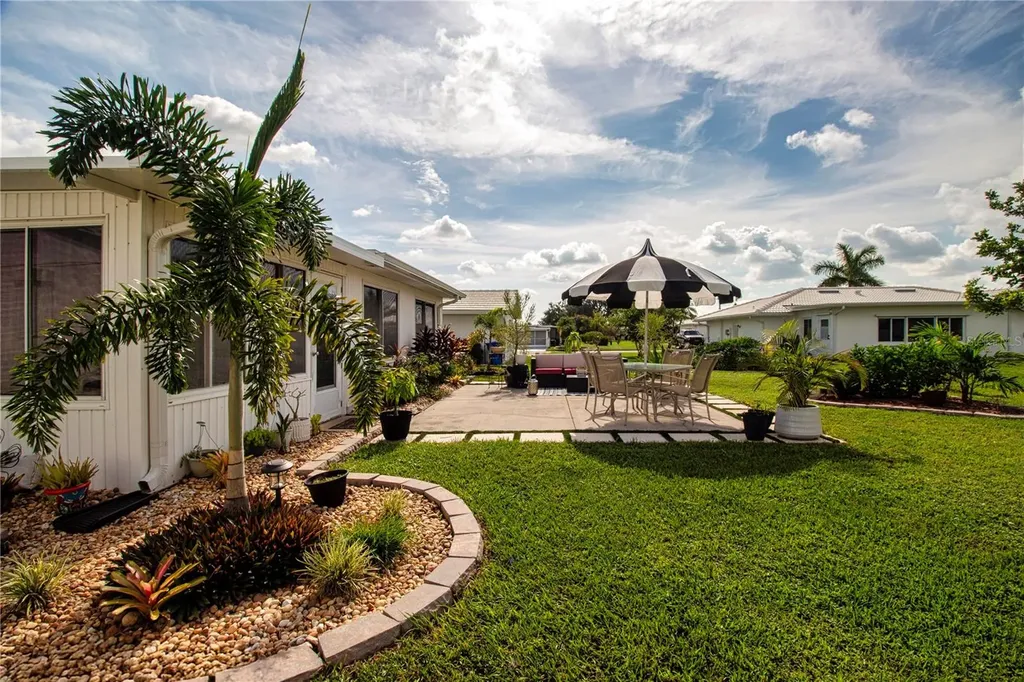 3906 Chinaberry Road Bradenton FL 34208