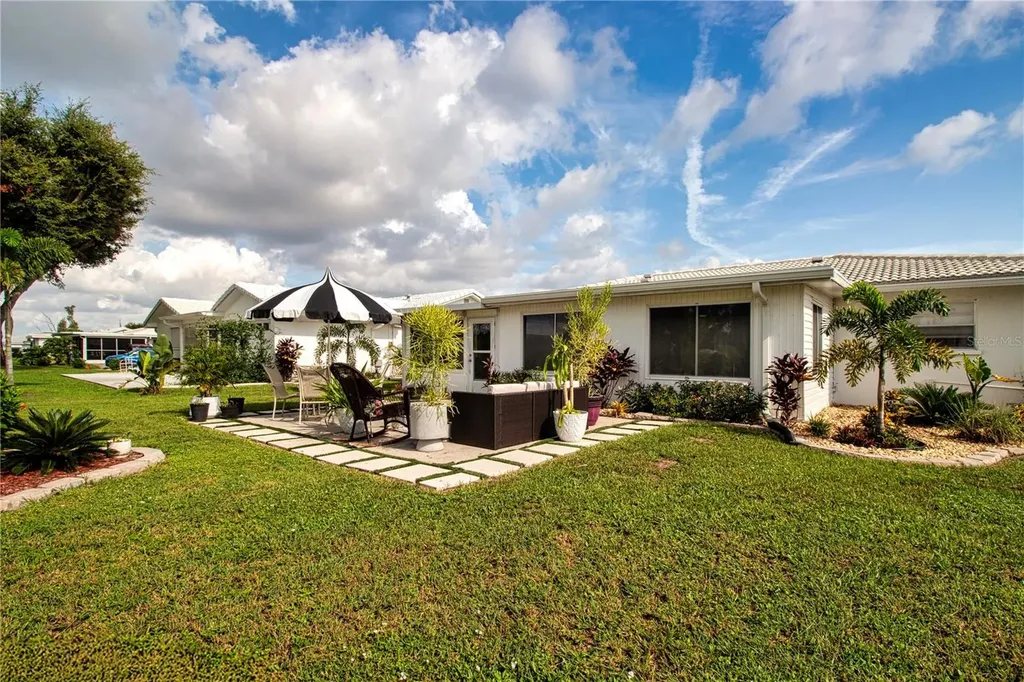 3906 Chinaberry Road Bradenton FL 34208