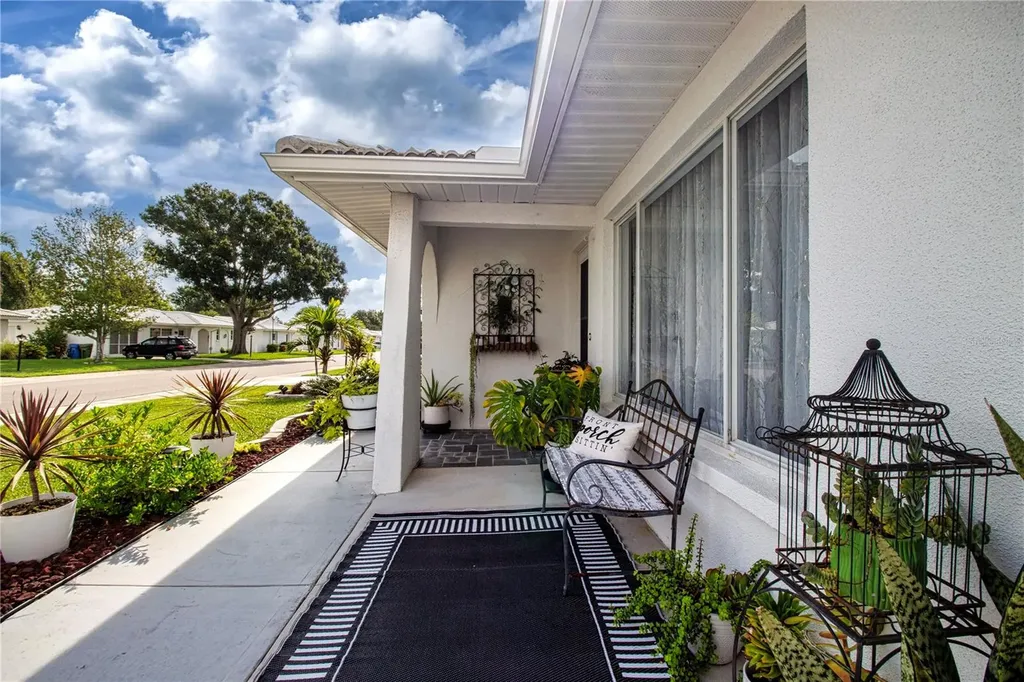 3906 Chinaberry Road Bradenton FL 34208