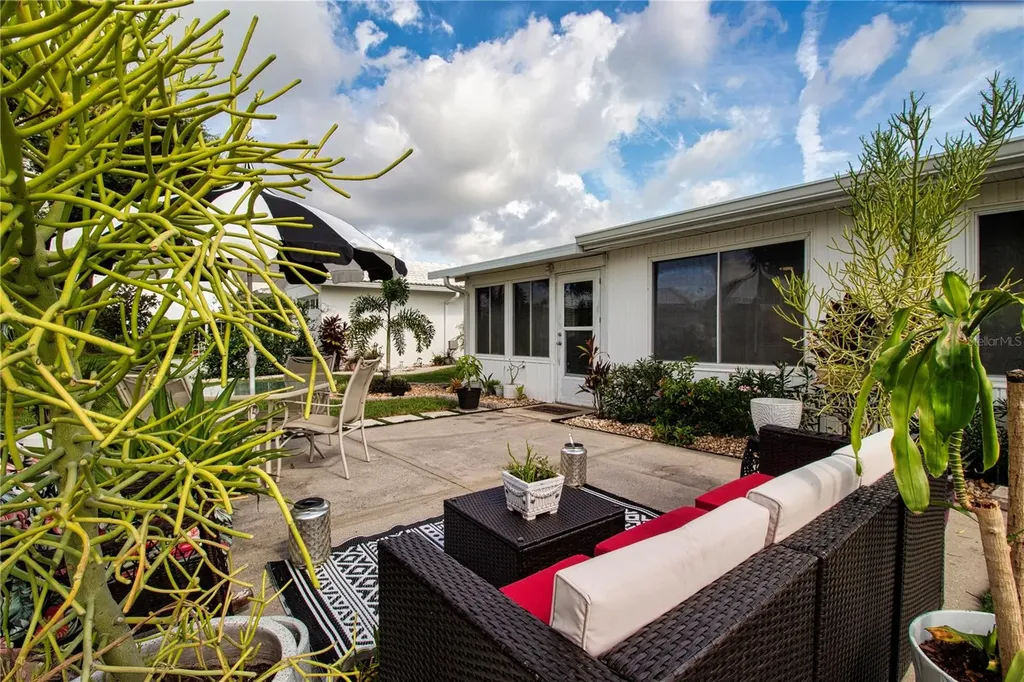 3906 Chinaberry Road Bradenton FL 34208