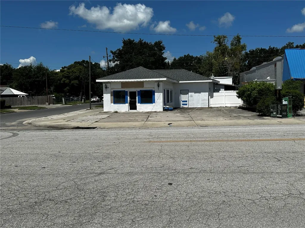 240 S 1st Street Lake Wales FL 33853