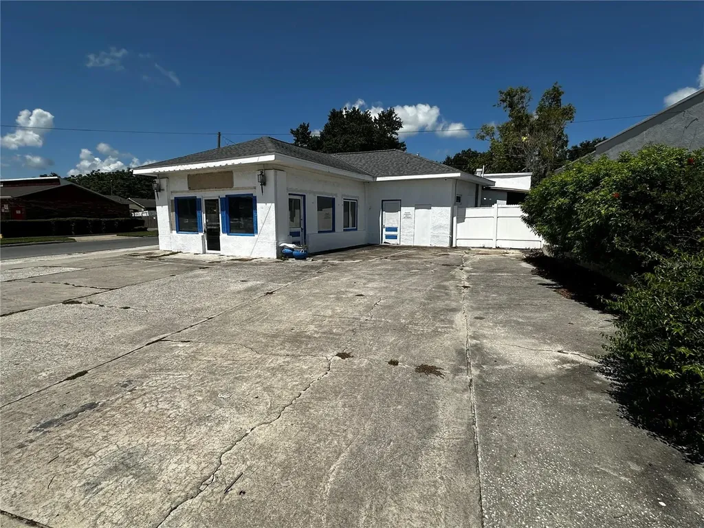 240 S 1st Street Lake Wales FL 33853