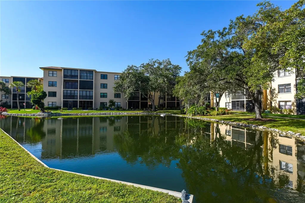 625 30th Avenue W Bradenton FL 34205