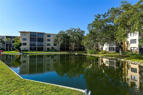 625 30th Avenue W Bradenton FL 34205