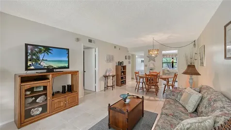 625 30th Avenue W Bradenton FL 34205