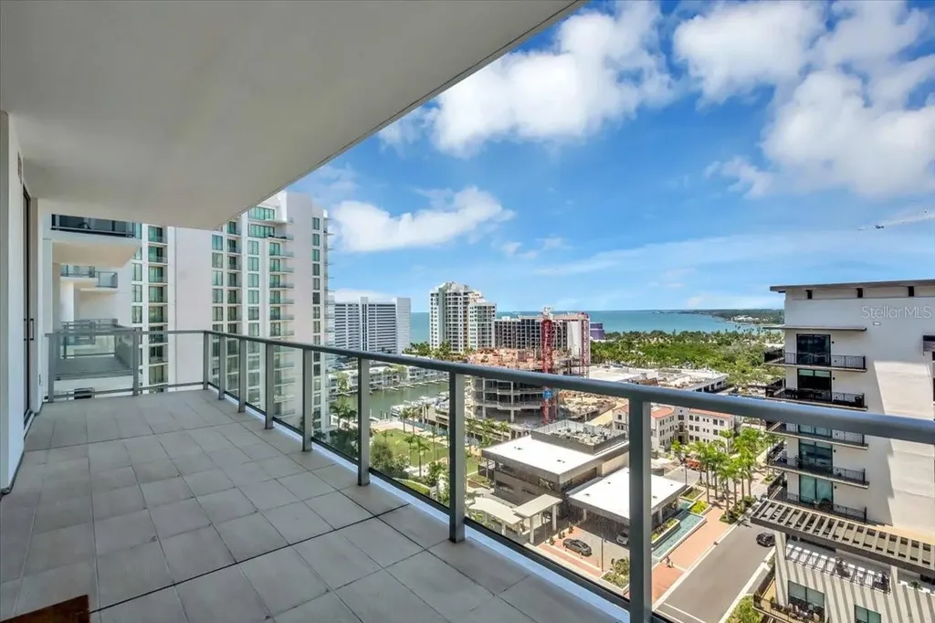 301 Quay Commons Sarasota FL 34236