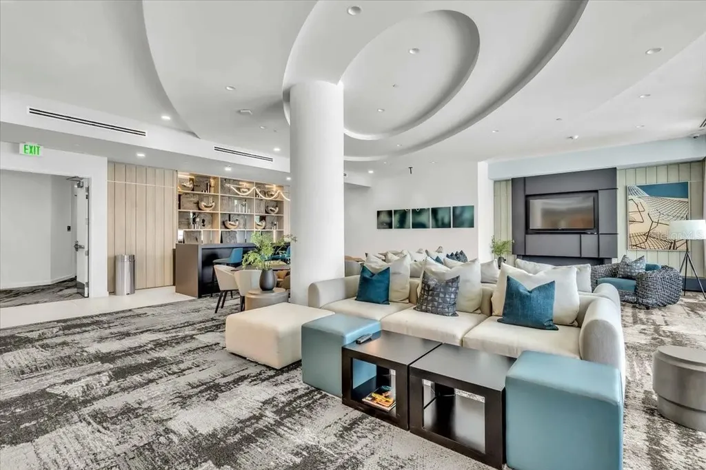 301 Quay Commons Sarasota FL 34236