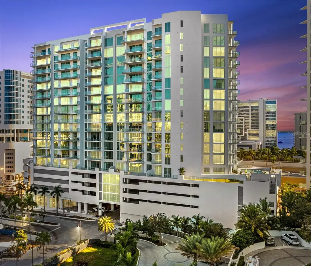301 Quay Commons Sarasota FL 34236
