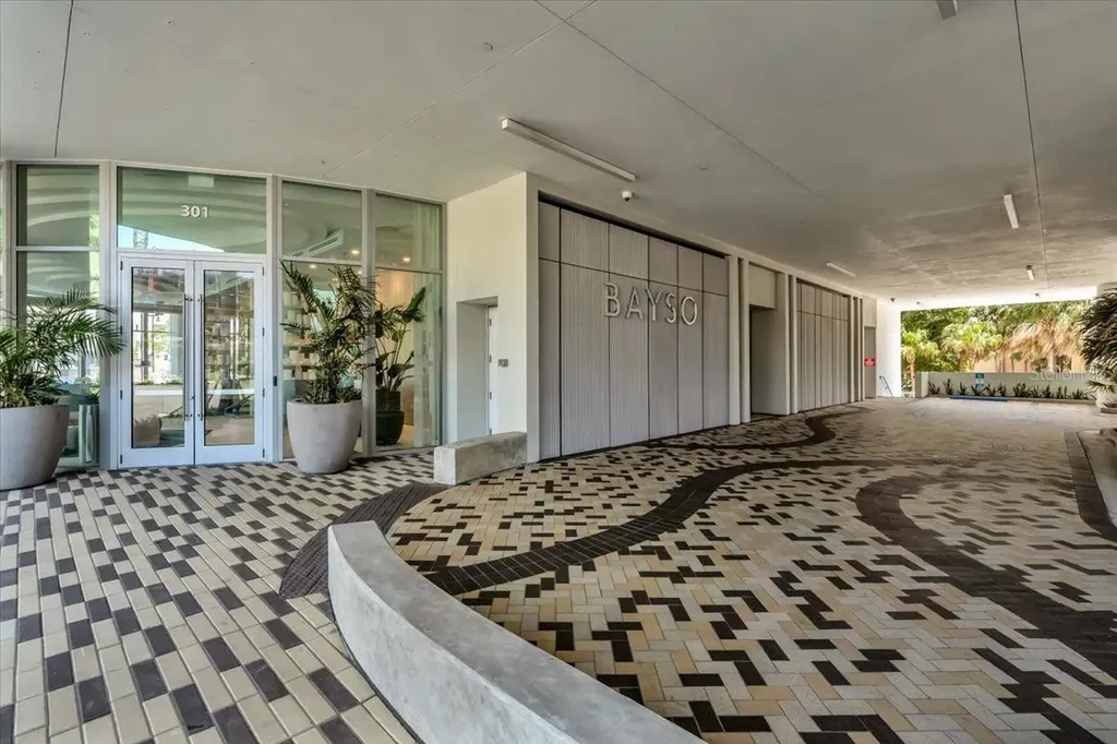301 Quay Commons Sarasota FL 34236