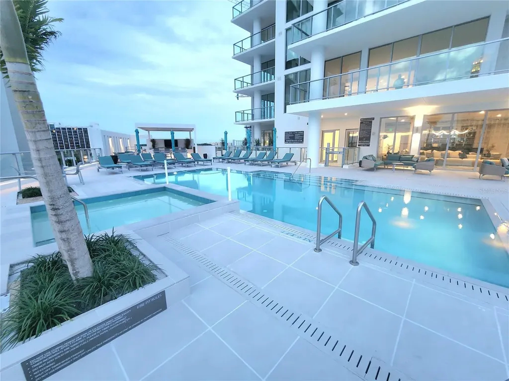 301 Quay Commons Sarasota FL 34236