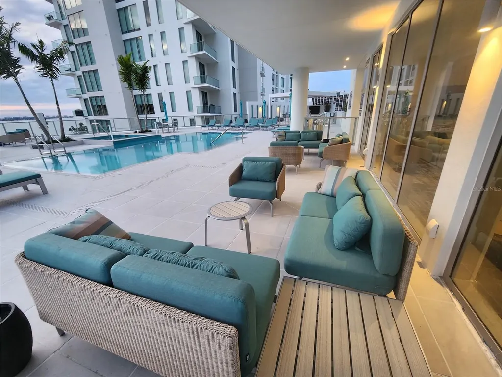 301 Quay Commons Sarasota FL 34236