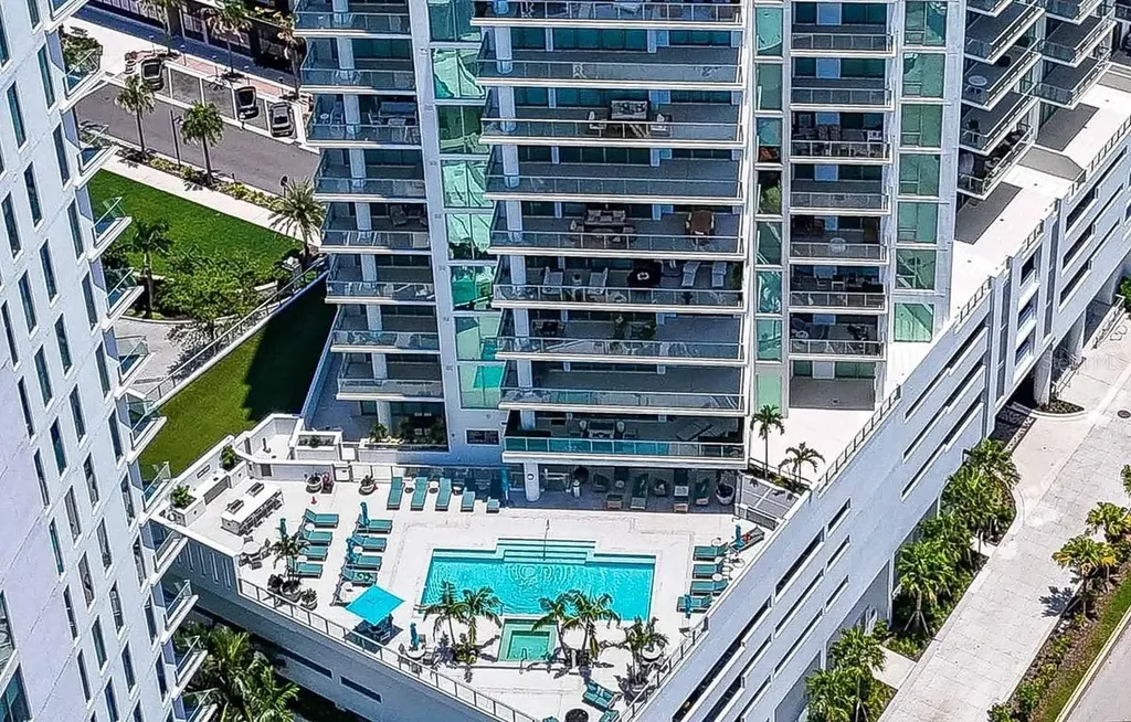 301 Quay Commons Sarasota FL 34236