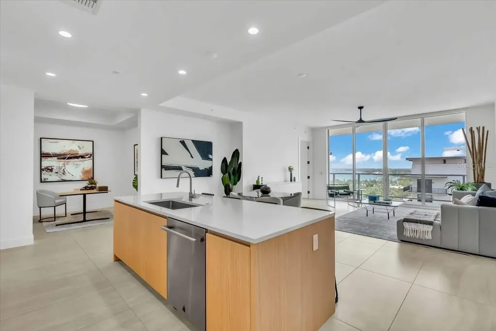 301 Quay Commons Sarasota FL 34236